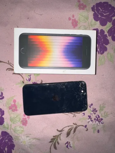 iPhone SE 3 geração 2022 para retirada de peças