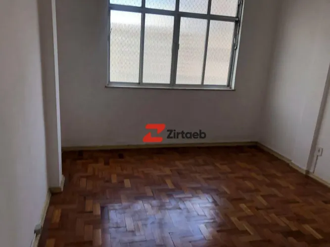 APARTAMENTO COM SALA E QUARTO CONJUGADO COM BANHEIRO E COZINHA NO CATETE