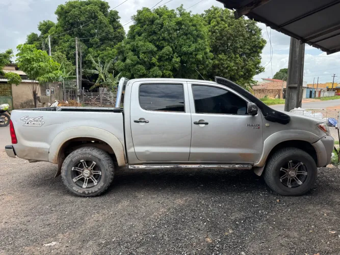 Toyota Hilux CD D4-d 4X4 2.5 16V 102cv TB Dies. 2006
