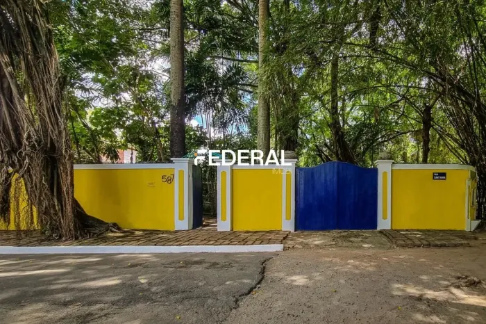 Casa para venda ou aluguel à beira do Rio Capibaribe com terreno de 475 metros q