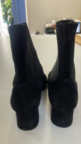 Bota bico fino preta Arezzo 36