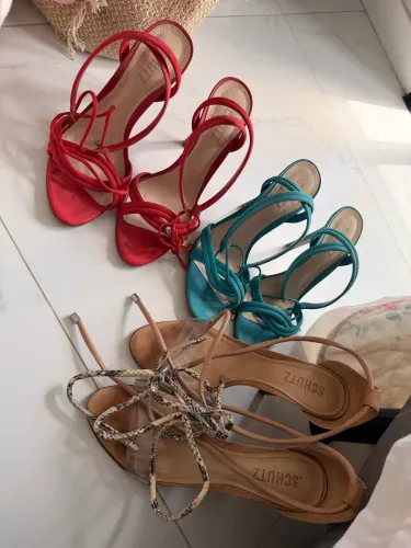 Sapatos Schutz 36
