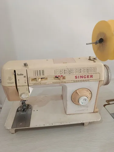 Máquina de costura Singer