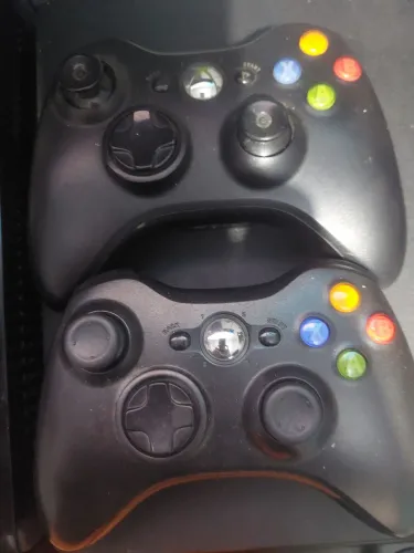 Vendo controles de Xbox 360 novos