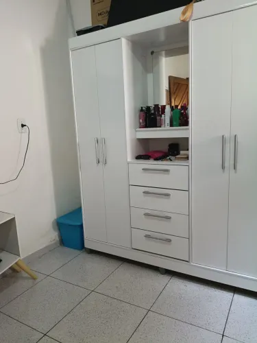 Guarda Roupa 4 porta e 4 gavetas en ótimo estado