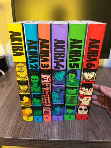 Mangá Akira (JBC) + Quadrilogia Spectreman (Pipoca e Nanquim)