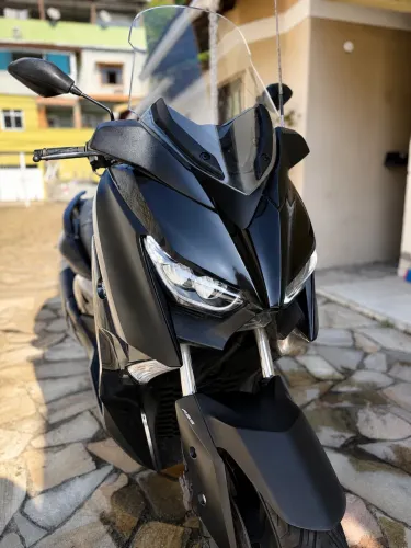 Xmax 250 2022