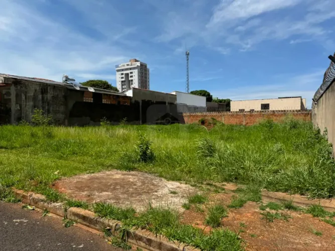 Terreno para venda no Bairro Tibery