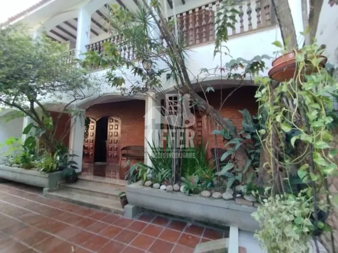 Casa com 7 Quartos à Venda, Suítes, Vagas de garagem, 485 m² por R$ 2.900.000 - Santa Rosa