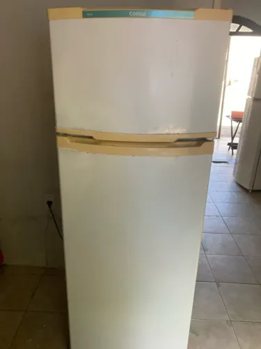 Vendo geladeira funcionando perfeitamente 