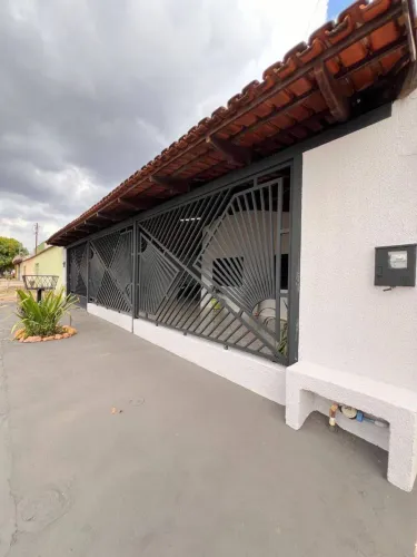 Casa com 3 dormitórios à venda, 242 m² por R$ 650.000,00 - Cidade Satélite São Luiz - Apar