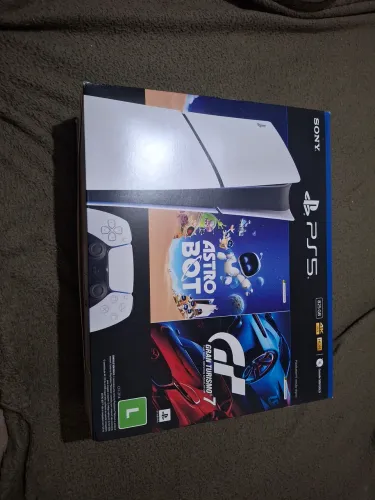 PlayStation 5 Digital 825GB astro bot e Gran turismo 7
