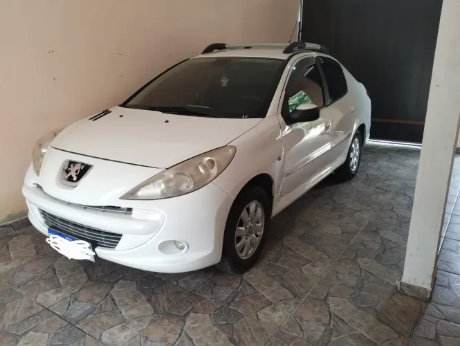 Peugeot 207 Sed. Passion XR Sport 1.4 Flex 8V 4P 2012