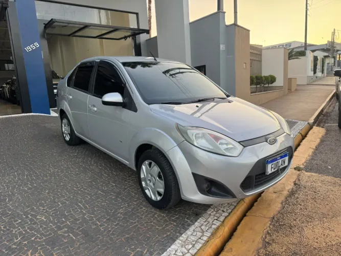 Ford Fiesta Sedan 1.6 16V Flex Mec. 2014