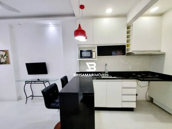 PITANGUEIRAS- LINDO APARTAMENTO TOTALMENTE REFORMADO , UMA QUADRA DO MAR.
