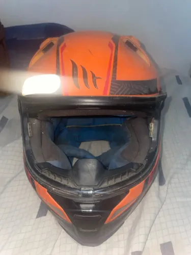 Capacete laranja MT Revenge2 (sem viseira)