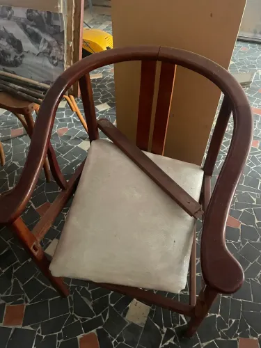 Cadeira Antiga