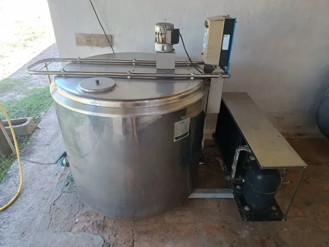 Tanque refrigerador de Leite Seminovo