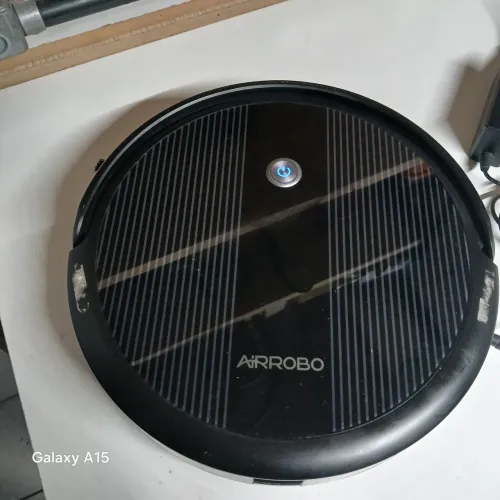 Vendo Esse aspirador Robô da marca AIRROBO P10 ta funcionando só tem que trocar a bateria