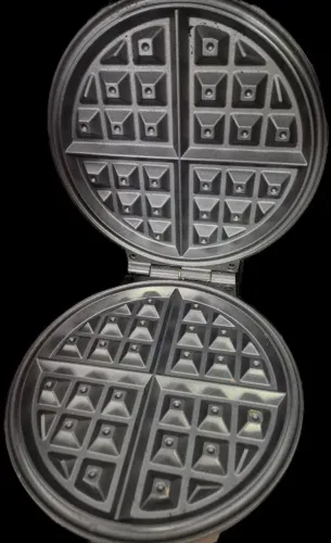 Máquina de Waffle Britânia Golden Waffle 220V - Seminova