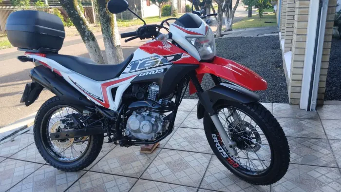 ? BROS Asdd. Aceito troca por Carro. Financio em até 48x. 