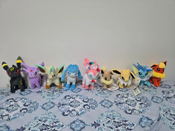 Pelúcias Eeveelutions (descrição)