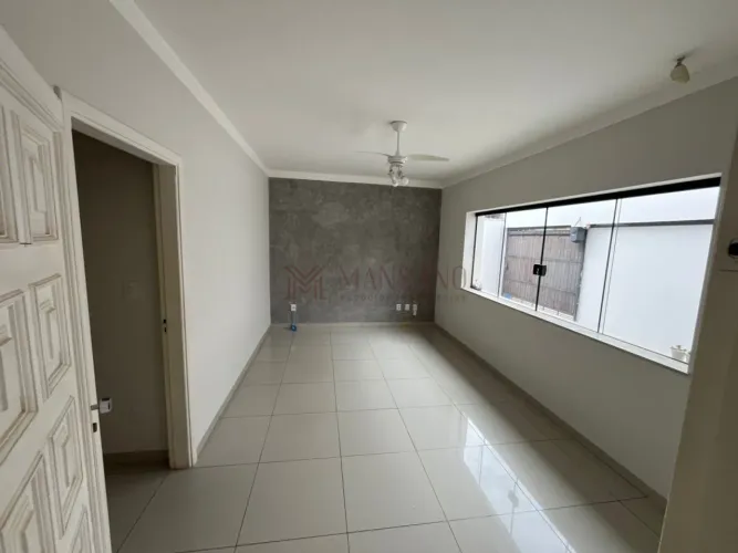 Ponto Comercial para locação com 242 m² e 5 quartos em Centro, Bauru - SP