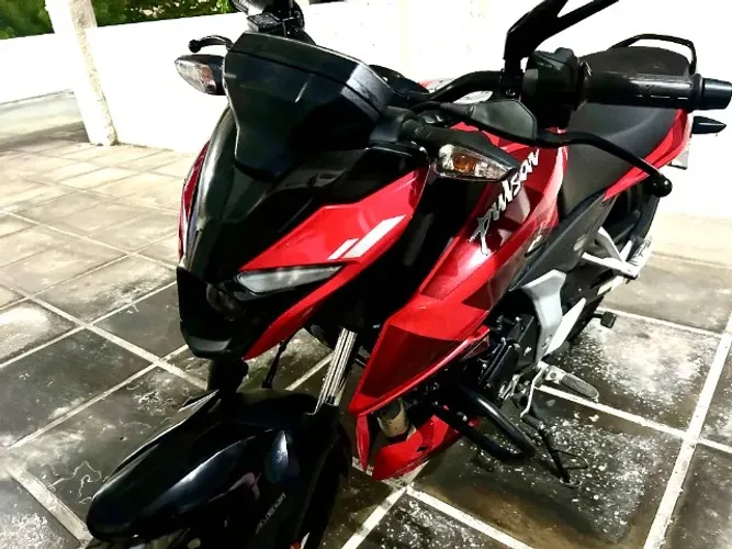 Bajaj Pulsar N150 2026 - Estado de Zero - Sem detalhes