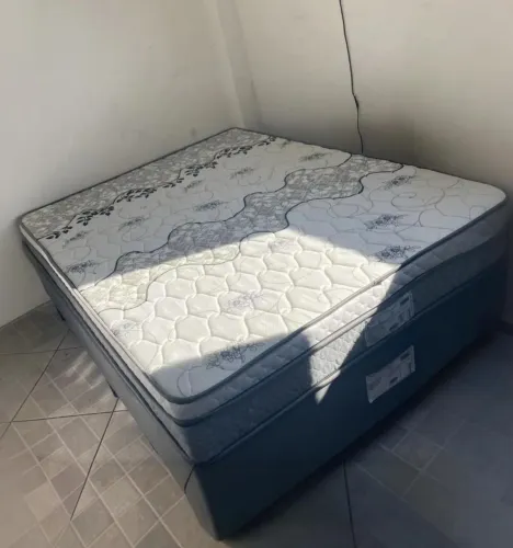Cama casal me- nyion