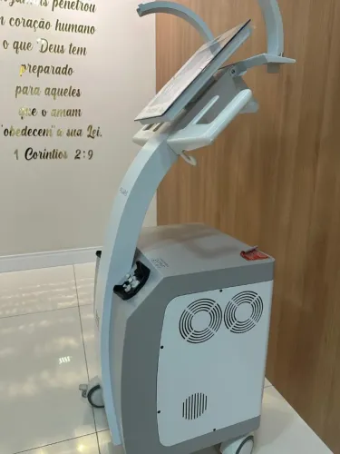 Aparelho de Criolipólise Ibramed Polarys Sucção ? Usado