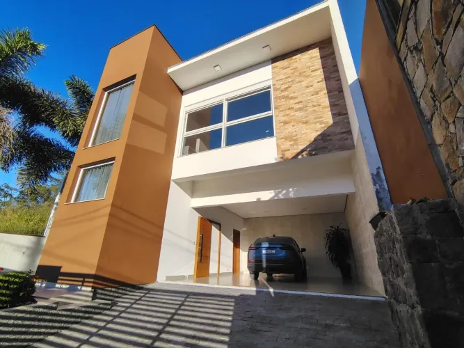 CASA LOTEAMENTO CECÍLIA ZIMMERMAM MULLER EM BIGUAÇU/SC