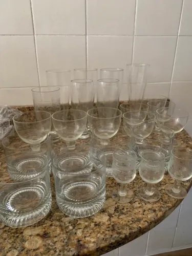Vendo Copos e Taças