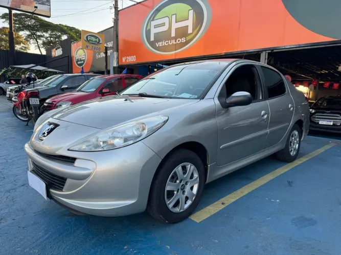 Peugeot 207 Sedan Active 1.4 Flex 8V 4P 2014