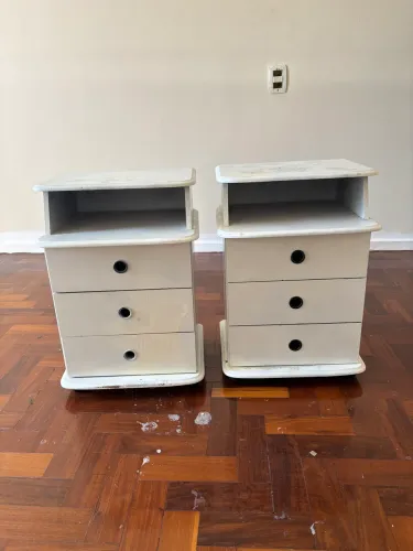 2 mesinhas de cabeceira