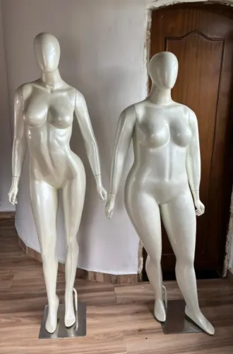 Dupla de Manequins - Fibra de Vidro -  Perolados