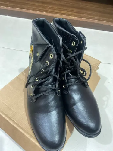 Bota couro preta tamanho 38