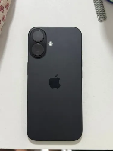 iPhone 16 