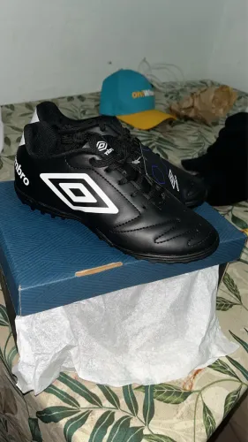 Chuteira umbro