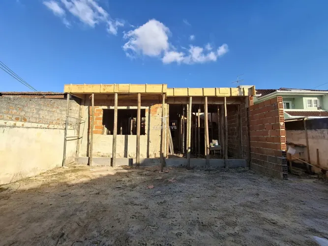 SOBRADO com 3 dormitórios à venda com 140m² por R$ 700.000,00 no bairro Cajuru - CURITIBA 