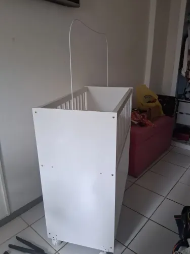 Vendo berço cor branco!