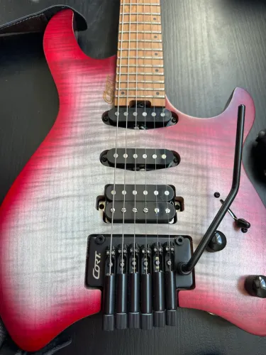 Guitarra Cort space g6tr headless