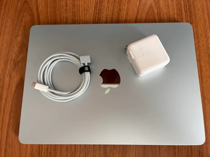 MacBook Air M4 256GB - Sky Blue - impecável, quase sem uso