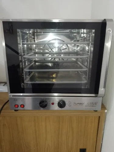 Forno Turbo Elétrico de Convecção Titã - Excelente Estado