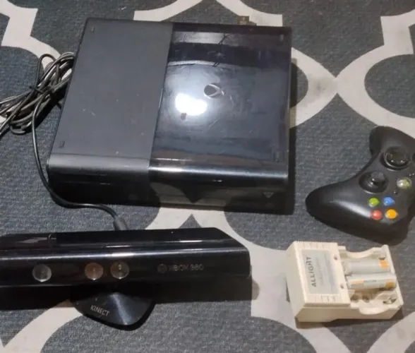 Vendo ou troco um xbox360. desbloqueado e com vários jogos