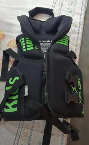 Colete infantil tamanho PP para Jet sky homologado semi novo 