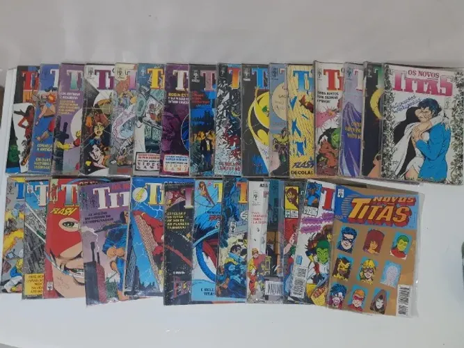 Pacote com 70 edições de Novos Titãs da Editora Abril em bom estado!