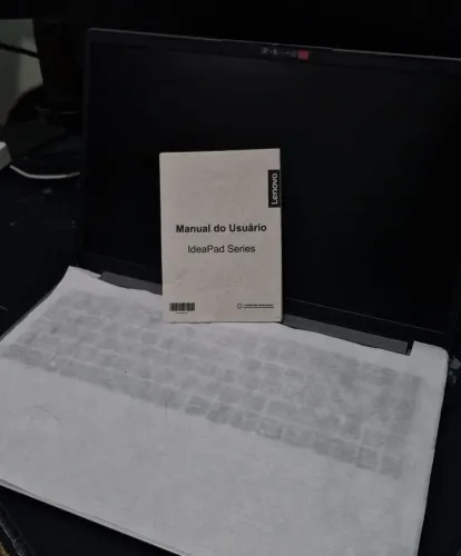 Notebook IdeaPad 1 AMD Ryzen 3 7320U 8GB 256GB SSD Windows 11 Home 15,6" HD