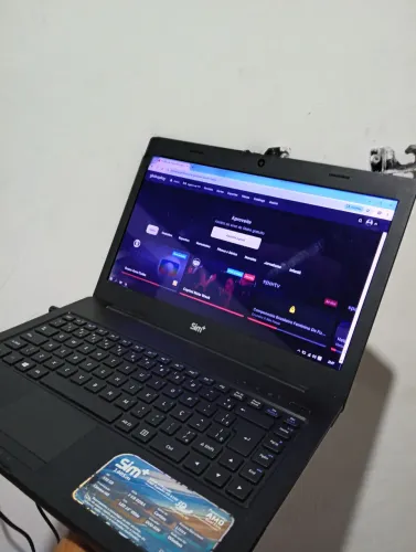 Notebook POSITIVO. AMD. Dual Core. 4 GB de memória. DDR3. Funcionando perfeitamente
