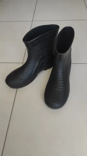Bota Impermeável Preta Tamanho 41/42 - Ideal para Moto e Chuva