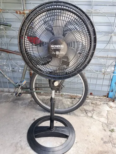 Ventilador de pé